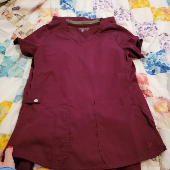 Scrub set - Picture 9 of 10